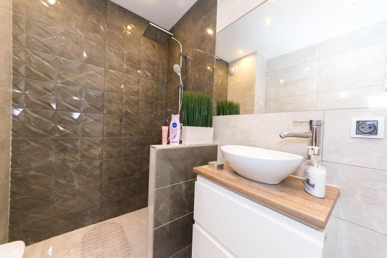 Cosy Studio With Private Garage P4You Pl Apartment Красков Екстериор снимка
