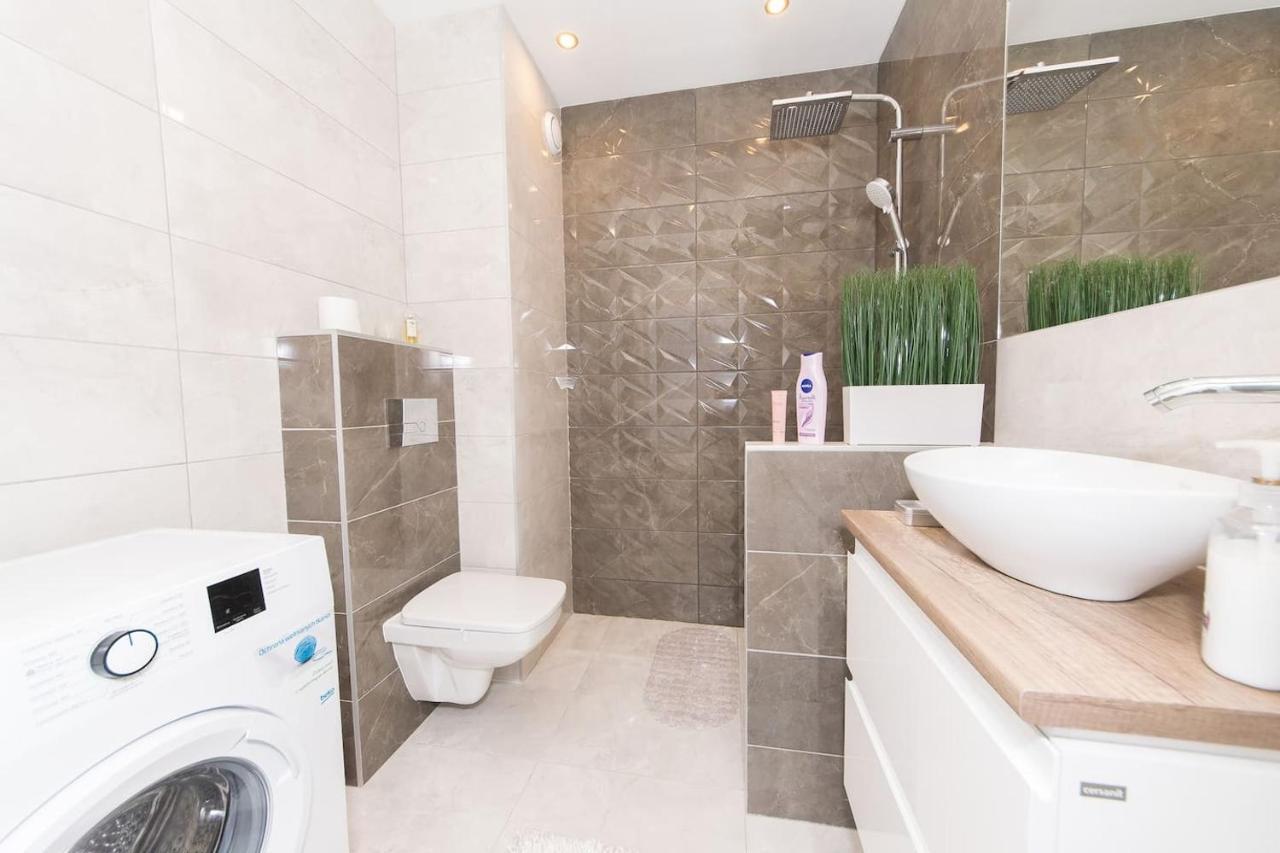 Cosy Studio With Private Garage P4You Pl Apartment Красков Екстериор снимка